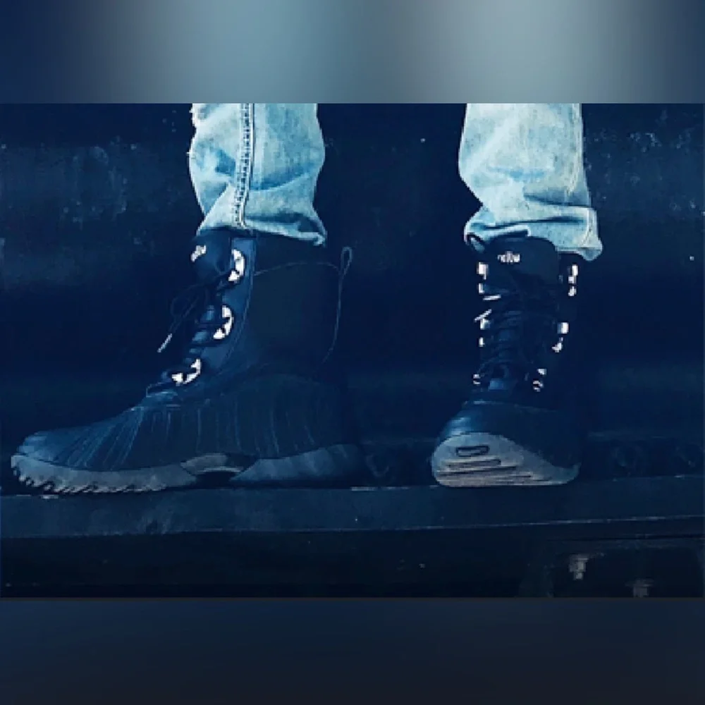Ecilu Black Lace-Up Boots